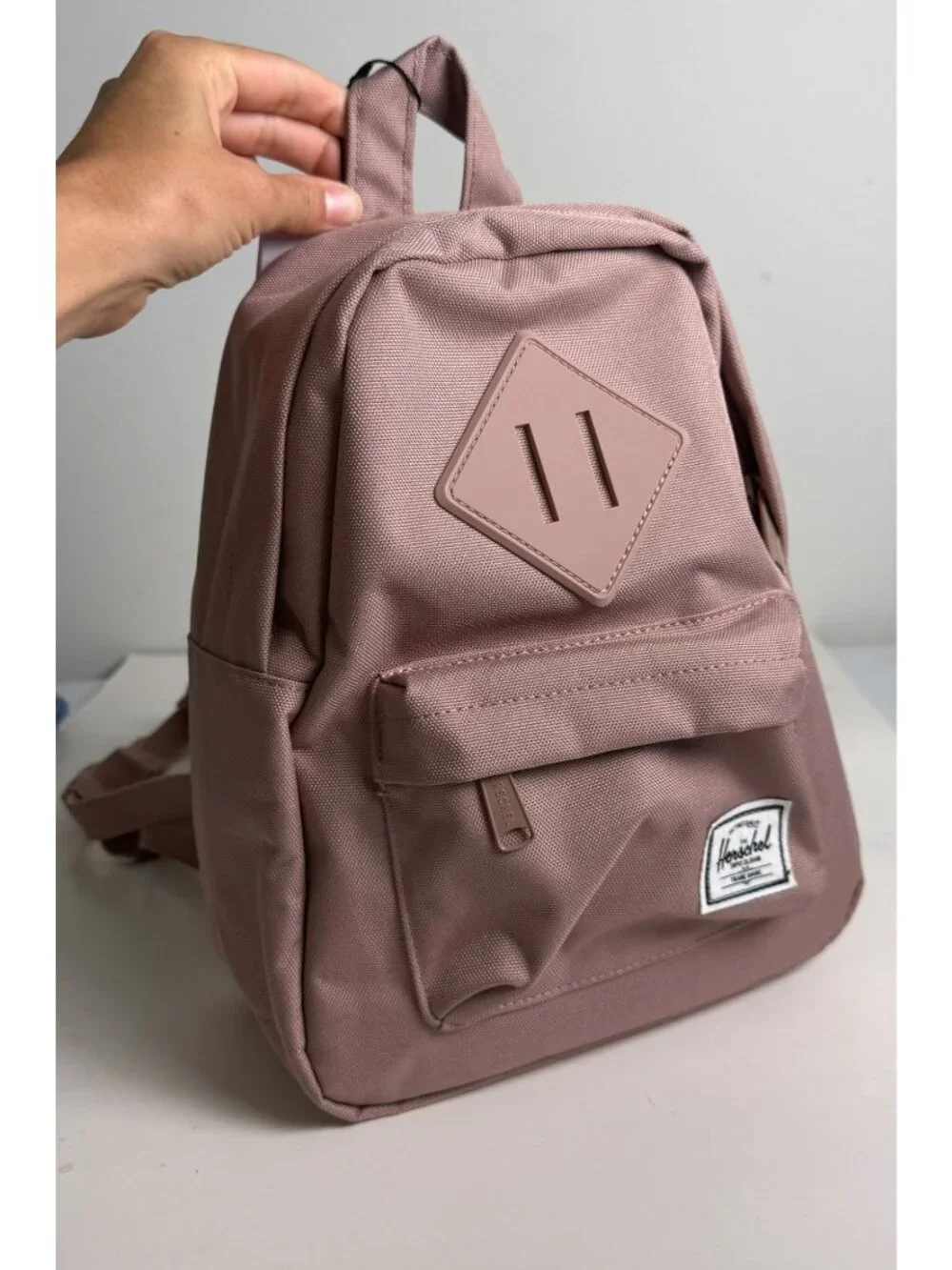 ash rose herschel heritage backpack Classic Supply Co. USA padded shoulder straps Herschel Supply Co Heritage Backpack